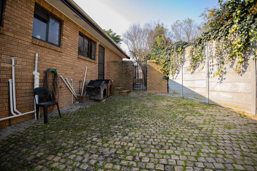4 Bedroom Property for Sale in Kenridge Heights Western Cape